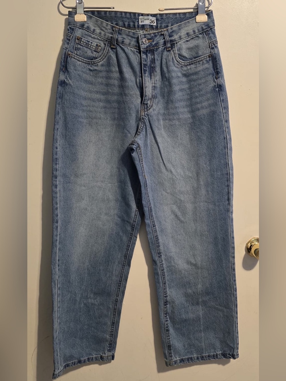 Classic High-Rise Straight Leg Women’s Jeans - Light Blue - Picture 3 of 11